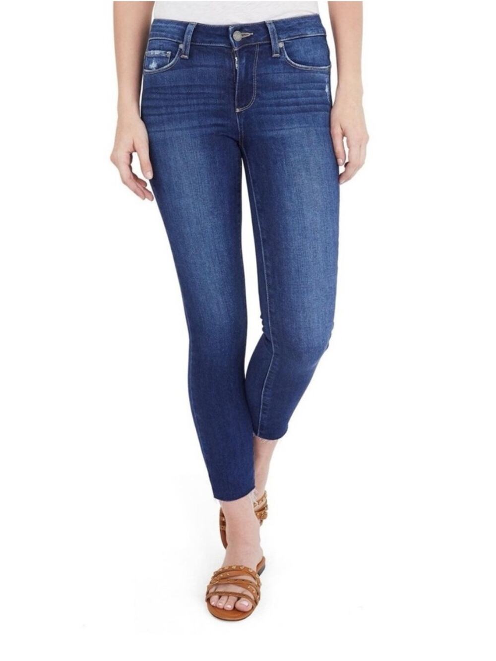 PAIGE Kylie Crop Jeans Size 26
Nwot
